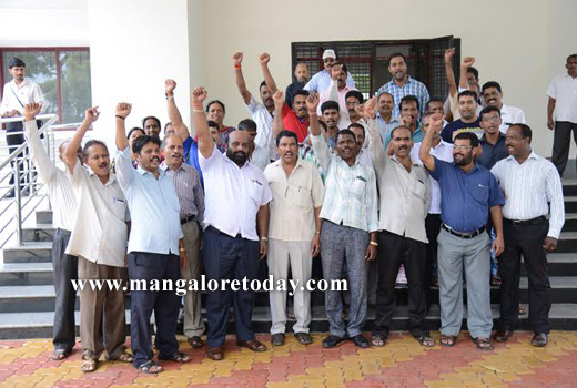 State Govt staff boycott work demanding end to pay disparities 1